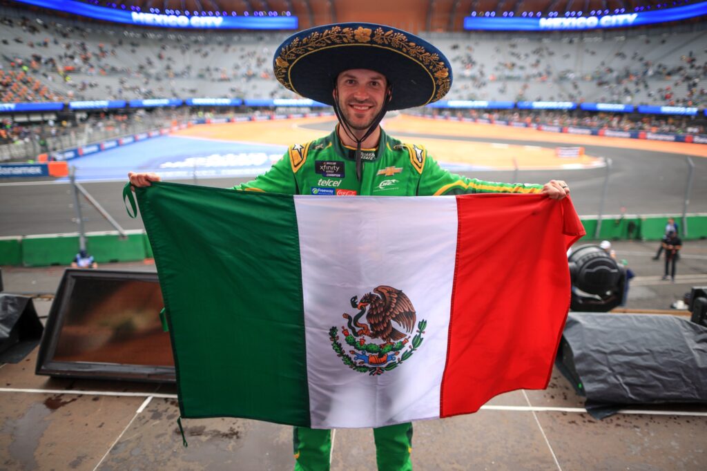 ¡Daniel Suárez gana The Chilango 150 de NASCAR Xfinity Series! Primer mexicano en ganar esta categoría en el país